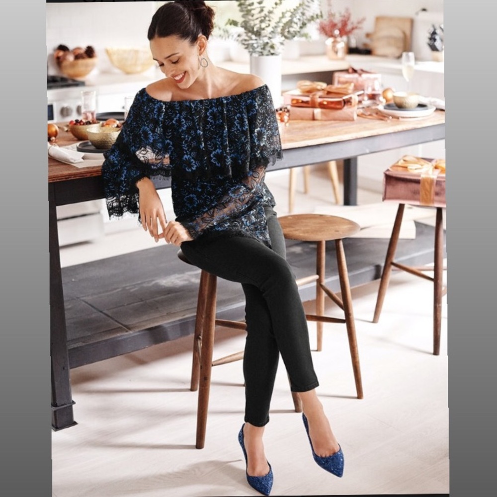 WHBM OFF-THE-SHOULDER LACE TOP - Picture 2 of 7